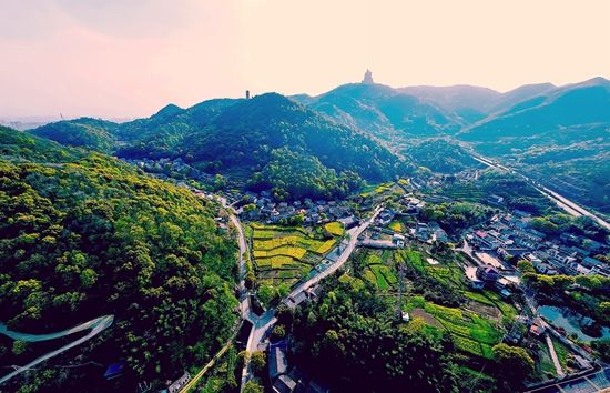 群山春染秀 黃開志 攝.jpg.jpg