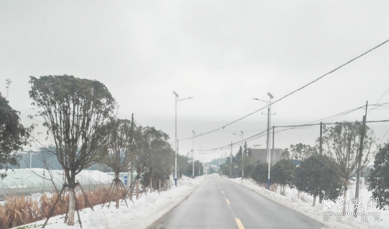省道S356董家垅-朱新線路口9.3公里，都清理到邊，路面不見雪 高橋鎮(zhèn).jpg