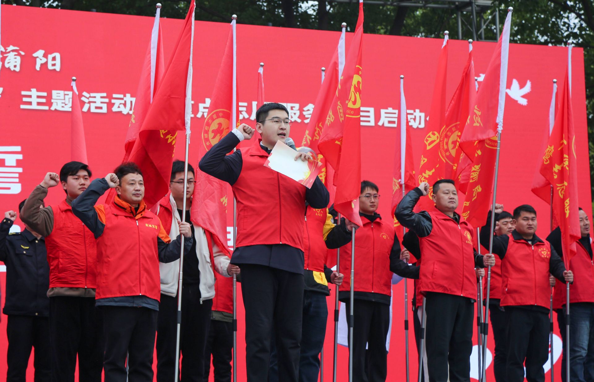 活動現(xiàn)場志愿者宣誓 許靖攝.jpg.jpg