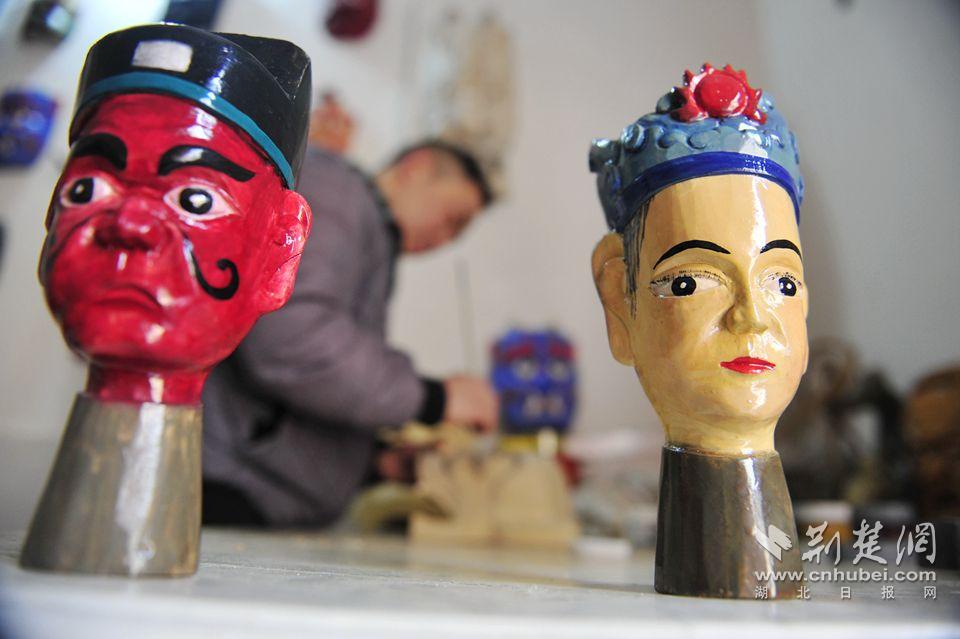 汪儒斌創(chuàng)新實踐研發(fā)出的部分儺面具文創(chuàng)產(chǎn)品.JPG.JPG