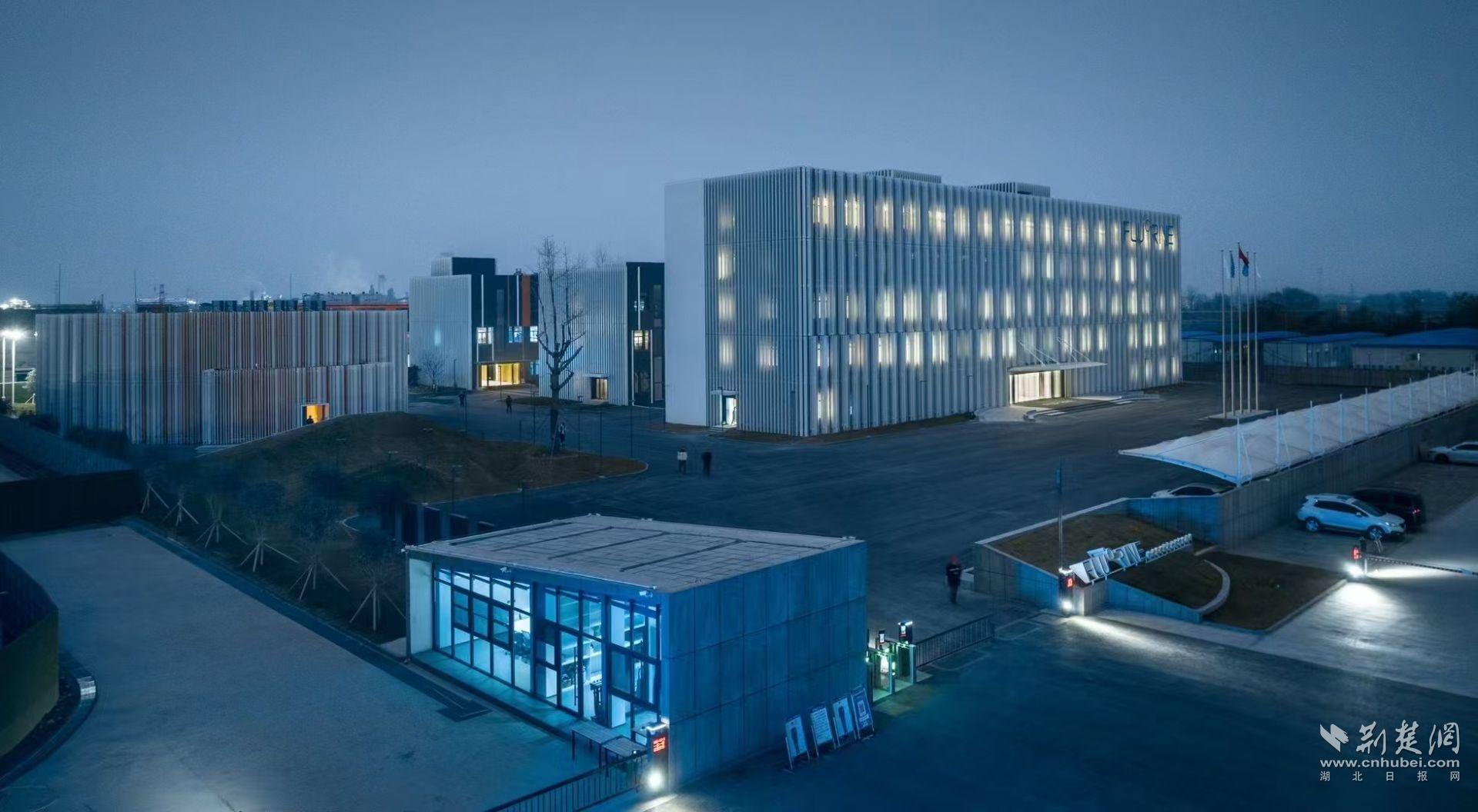 全球最大的PVDF 生產(chǎn)基地和華中地區(qū)最大的鋰電池材料產(chǎn)業(yè)基地-孚諾林，正在加緊生產(chǎn)，滿(mǎn)負(fù)荷運(yùn)行.jpg.jpg