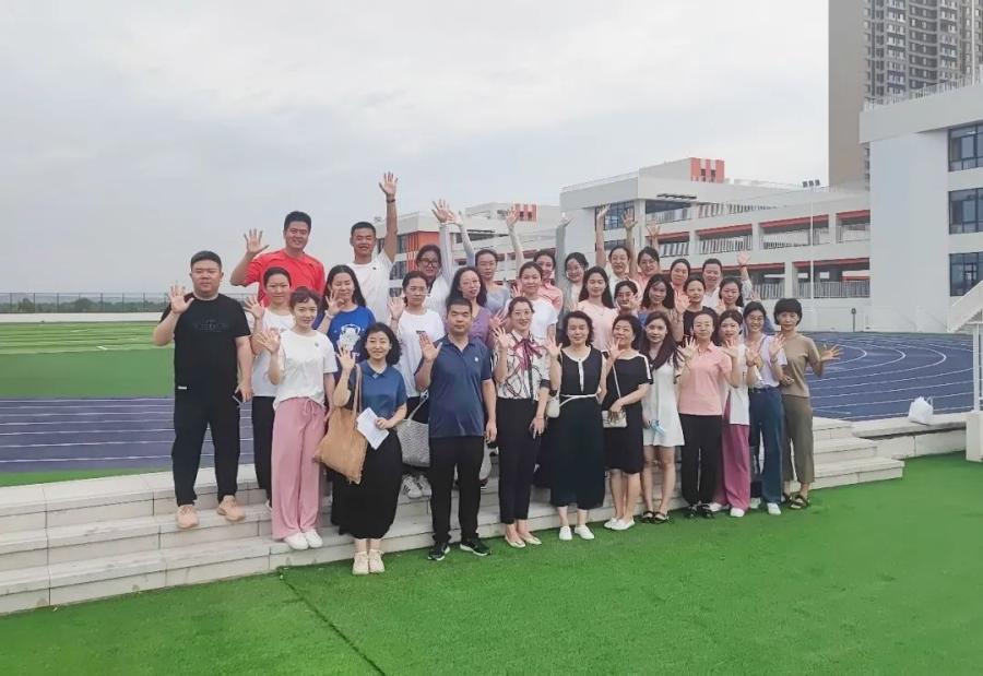 草灘最新招聘，探尋小巷風(fēng)味，職場體驗(yàn)新篇章
