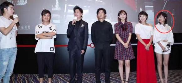 潘粵明與女演員牽手，心靈之旅的平靜尋覓